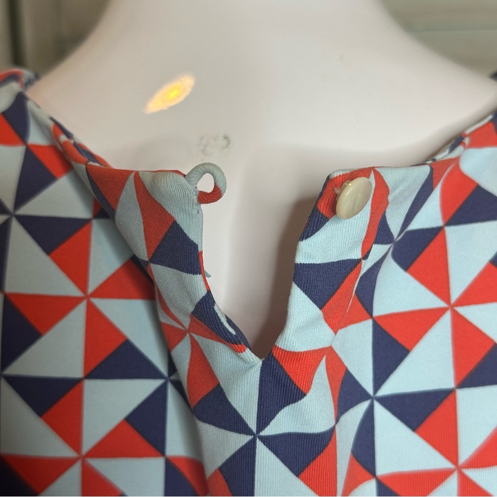 J. McLaughlin sleeveless tank shell top XL red blue geometric print pinwheels - Picture 4 of 7